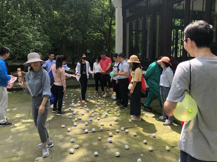 员工团建.jpg 员工团建.jpg